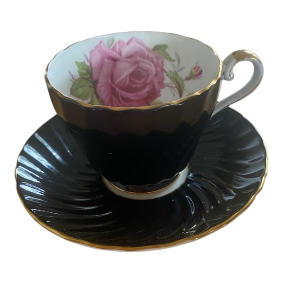 Vintage Aynsley Swirl style Rose Pattern teacup & saucer set - Picture 11 of 16